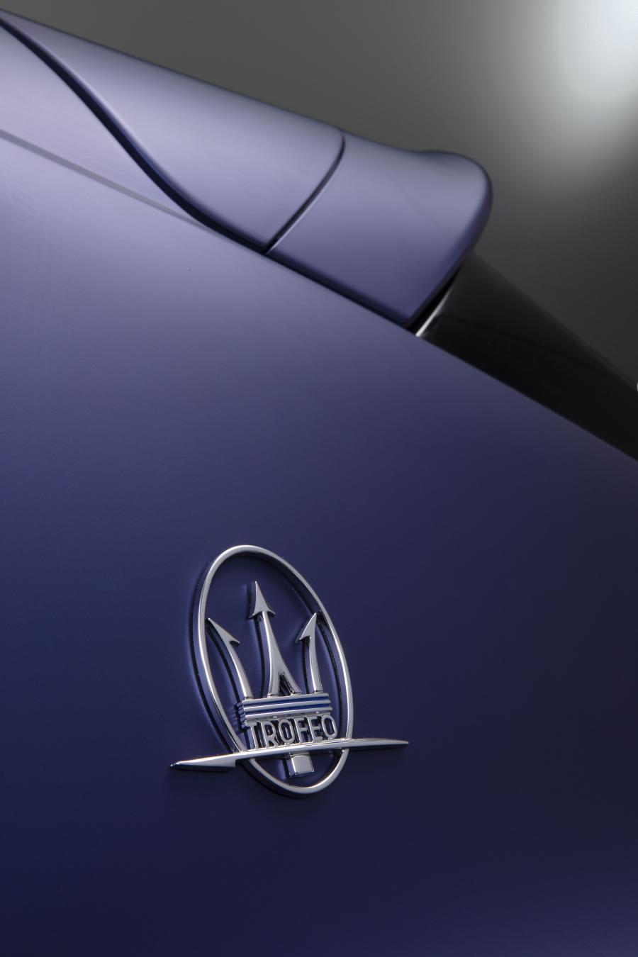 Логотип Maserati Levante Trofeo Launch Edition 2019 года  (WW) (фото 14 из 20)